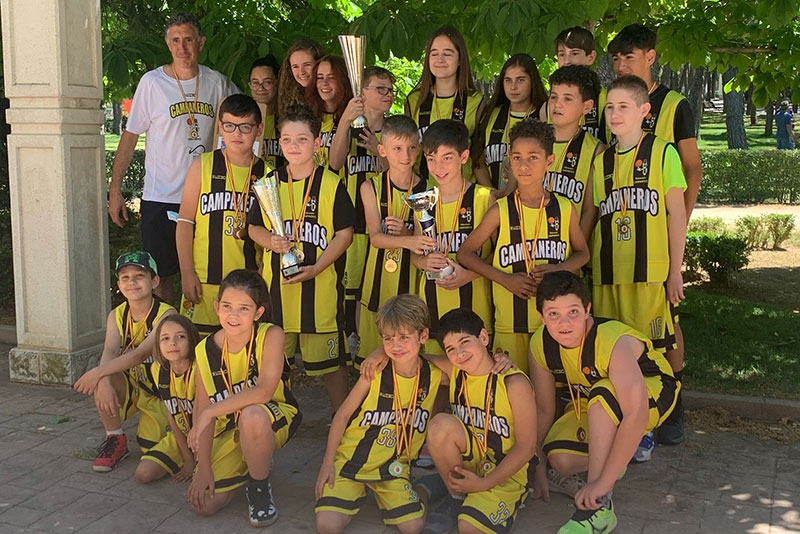 Villamantilla | Enorme éxito de la escuela municipal de Baloncesto Campaneros con campeones de Liga y Copa