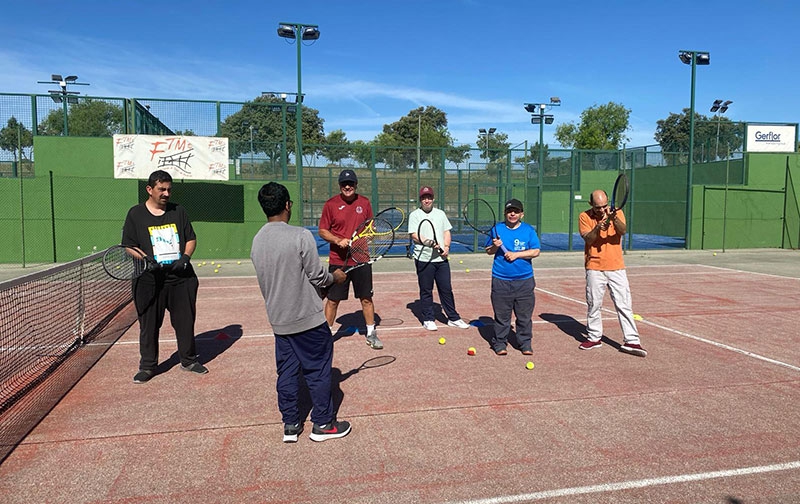 Quijorna | Se inician en Quijorna las clases de tenis adaptadas