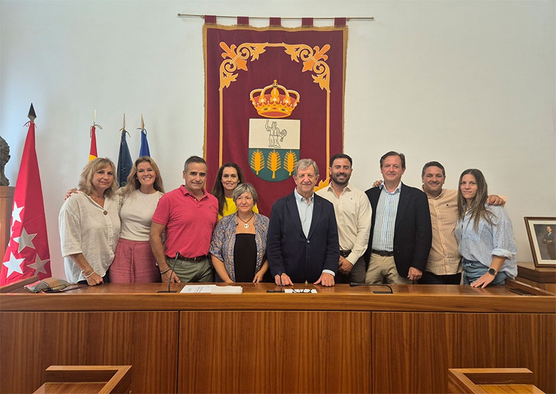Villanueva de la Cañada | Entrega de recaudación de Fiestas Patronales a la asociación STOP-FA