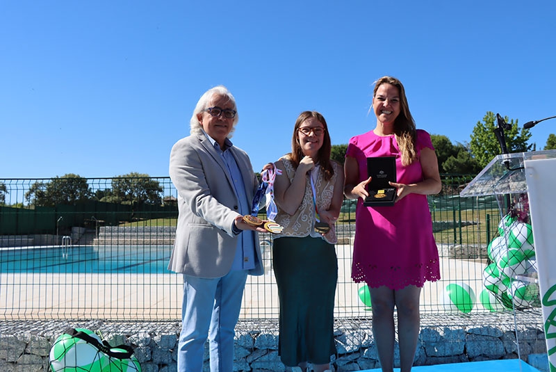 Galapagar | La nadadora Camino Martínez inaugura la piscina que lleva su nombre en Galapagar