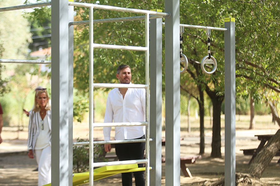 Collado Villalba | El Parque de Romacalderas estrena nuevas áreas de calistenia y mobiliario urbano completamente renovado