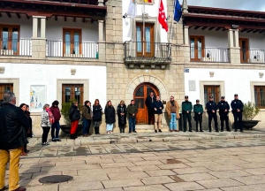 Los Molinos | Minuto de silencio por el asesinato de los dos Guardias Civiles en acto de servicio en Barbate