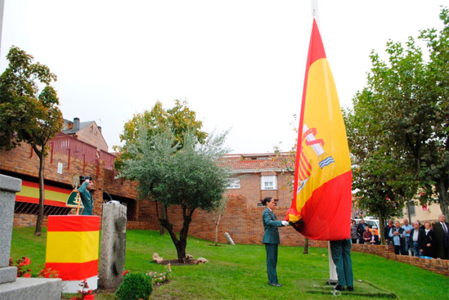 Valdemorillo | Valdemorillo realza el Día de la Fiesta Nacional con un muy emotivo homenaje a la bandera y a los caídos