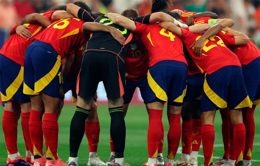 INSTITUCIONAL | La Comunidad concede su Premio Internacional del Deporte a la Selección española de fútbol